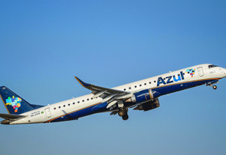 Aeronave da Azul (AZUL4) - Foto: NurPhoto/ Getty Images