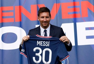 Messi sendo apresentado pelo PSG - Getty Images