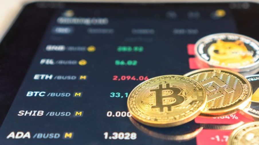 Bitcoin enfrenta volatilidade abaixo de US$ 43 mil após eventos de ETF, enquanto InQubeta atinge pré-venda de US$ 10 milhões - InQubeta