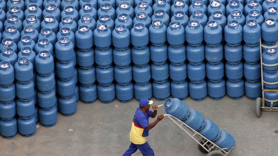 Botijões de gás (GLP) em distribuidoras - Caetano Barreira, da Reuters