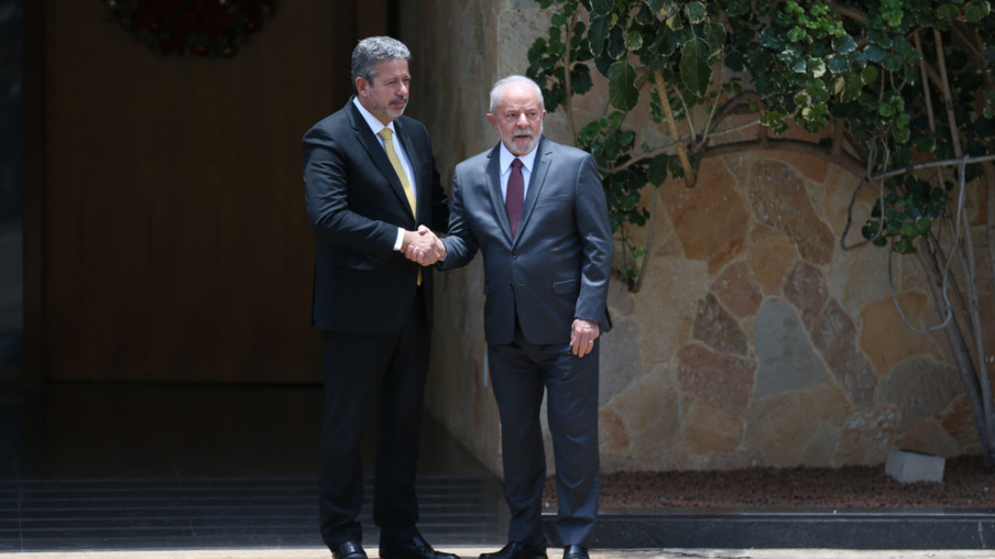 Luiz Inácio Lula da Silva (PT), presidente da República, e Arthur Lira (PP-AL), presidente da Câmara dos Deputados - José Cruz, para a Agência Brasil