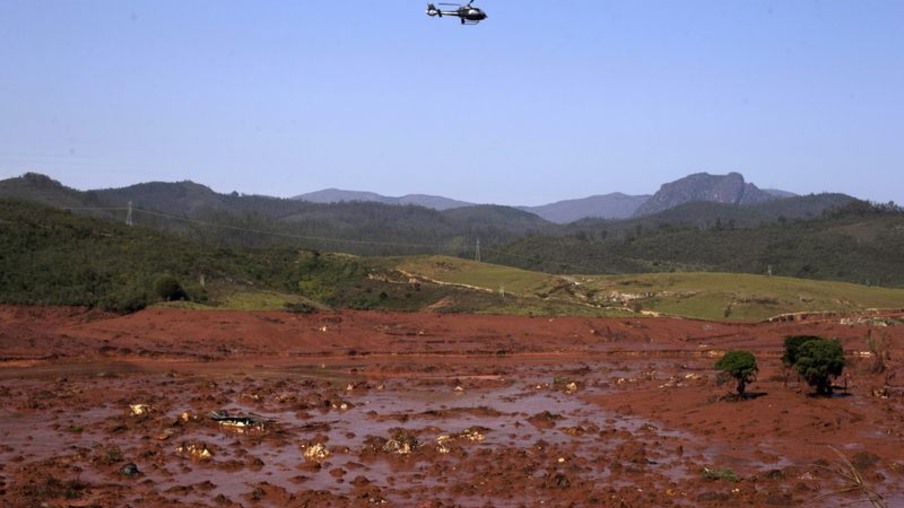 Reuters. Distrito de Bento Rodrigues, em Mariana (MG), após rompimento de barragem da Samarco, 06/11/2015 - REUTERS/Ricardo Moraes