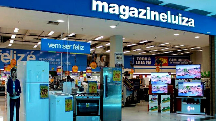 Altas e baixas do Ibovespa: Magazine Luiza (MGLU3) cai 4%; Petrobras (PETR3)(PETR4) sobe