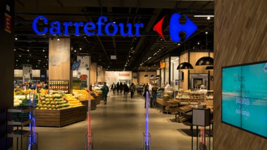 Carrefour (CRFB3) contrata 21 mil pessoas cadastradas no Bolsa Família e CadÚnico