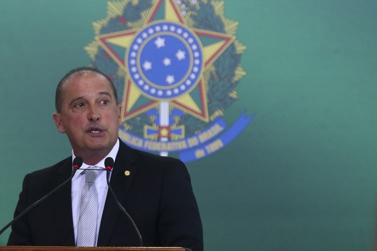 O ministro da Casa Civil, Onyx Lorenzoni, discursa na solenidade de transmissão de cargos, no Palácio do Planalto.