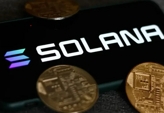 Solana (SOL) sofre quedas e é negociado abaixo de US$ 100