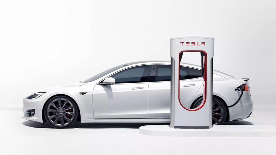 Carro elétrico da fabricante de Elon Musk, que chega ao Brasil até o fim de 2024 - Divulgação/Tesla